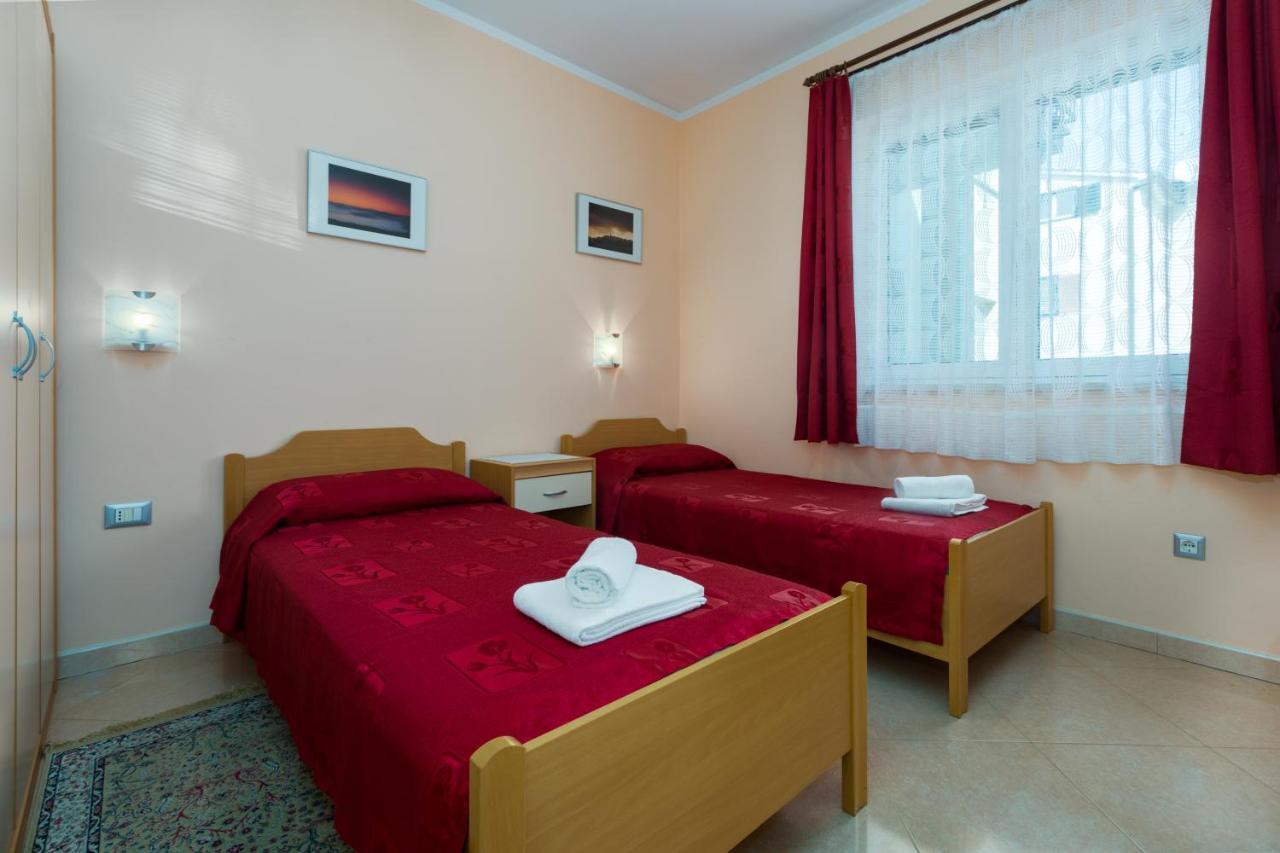 Apartments Maria Poreč Eksteriør billede